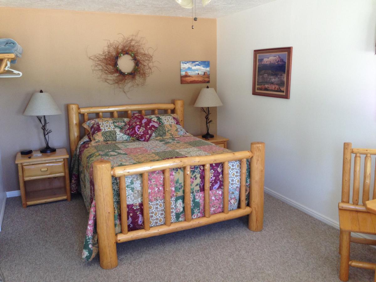 Bullberry Inn Bed & Breakfast Tropic Exterior foto